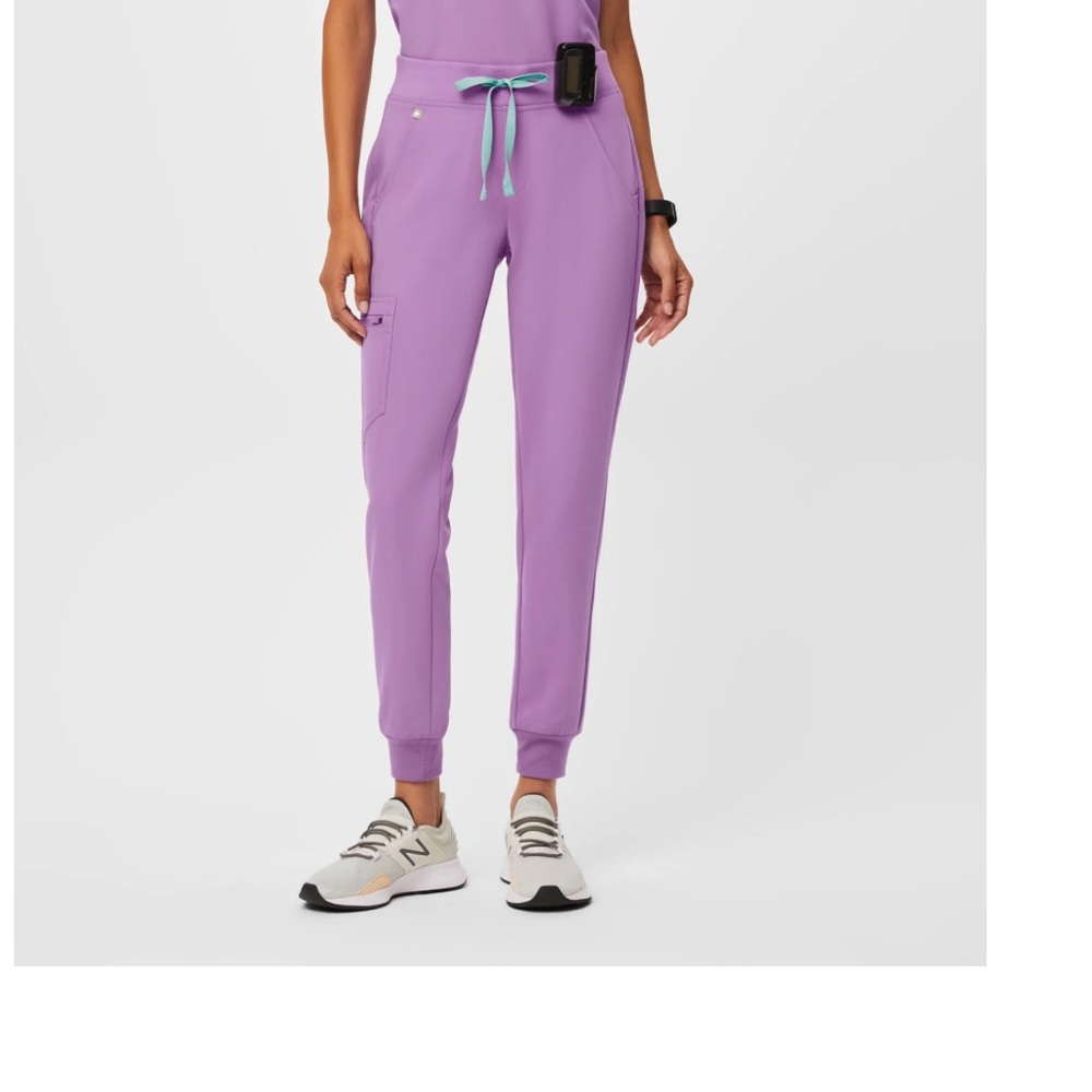 Figs scrub set in lilac, size M